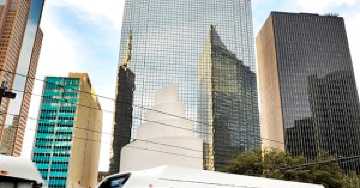 Downtown Dallas, Thanksgiving Tower new home of Santander ...