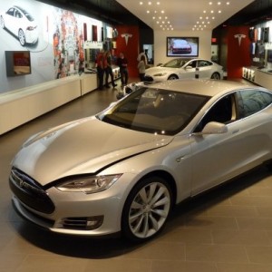 Photo: greencarreports.com Car shopping at the mall?