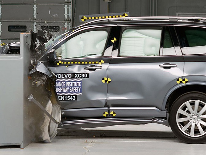 The Volvo XC90 was a smashing success in IIHS crash tests.